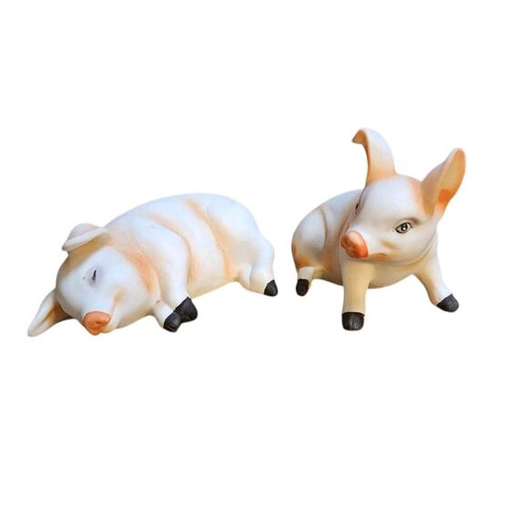 Lot of 2 CUTE Lifelike Pigs Piggies Artmark Ceramic from Taiwan - Picture 1 of 3